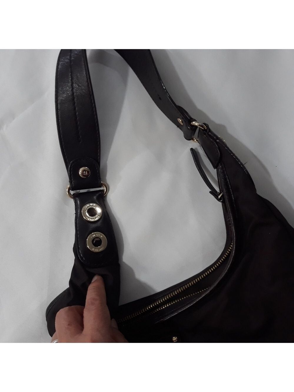 Kate Spade Nylon Hobo Shoulder Bag Brown Wit Leather Trim On The Strap Zippered - Picture 6 of 12